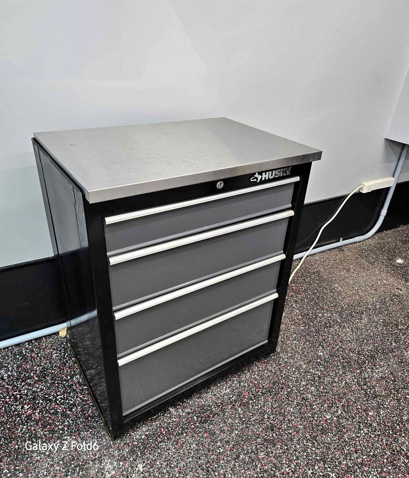 Husky 27 inch Tool cabinet with 4 Drawer in Gloss Black and grey
