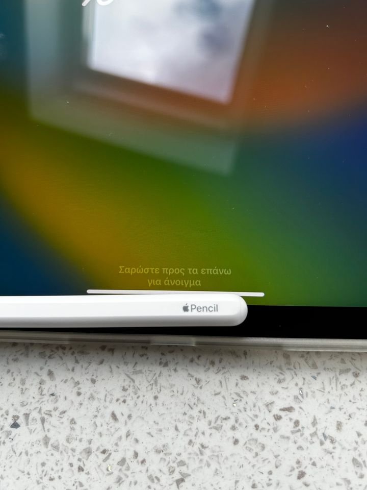 iPad Air 5th gen (2022) and Apple Pencil 2nd gen 256GB